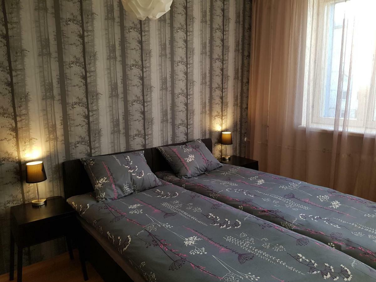 Apartments Pakri パルティスキ エクステリア 写真